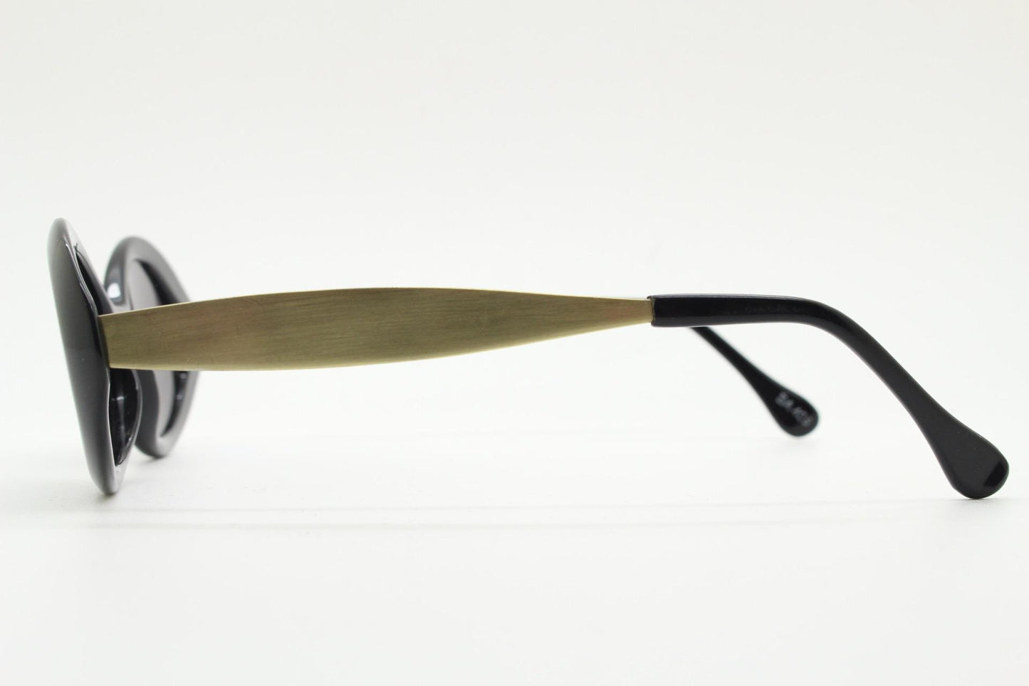 Benson and Ashley vintage 90s oval sunglasses model 406. Neat size quality 60s style acetate frame with tall flat gold arms. New Old Stock.