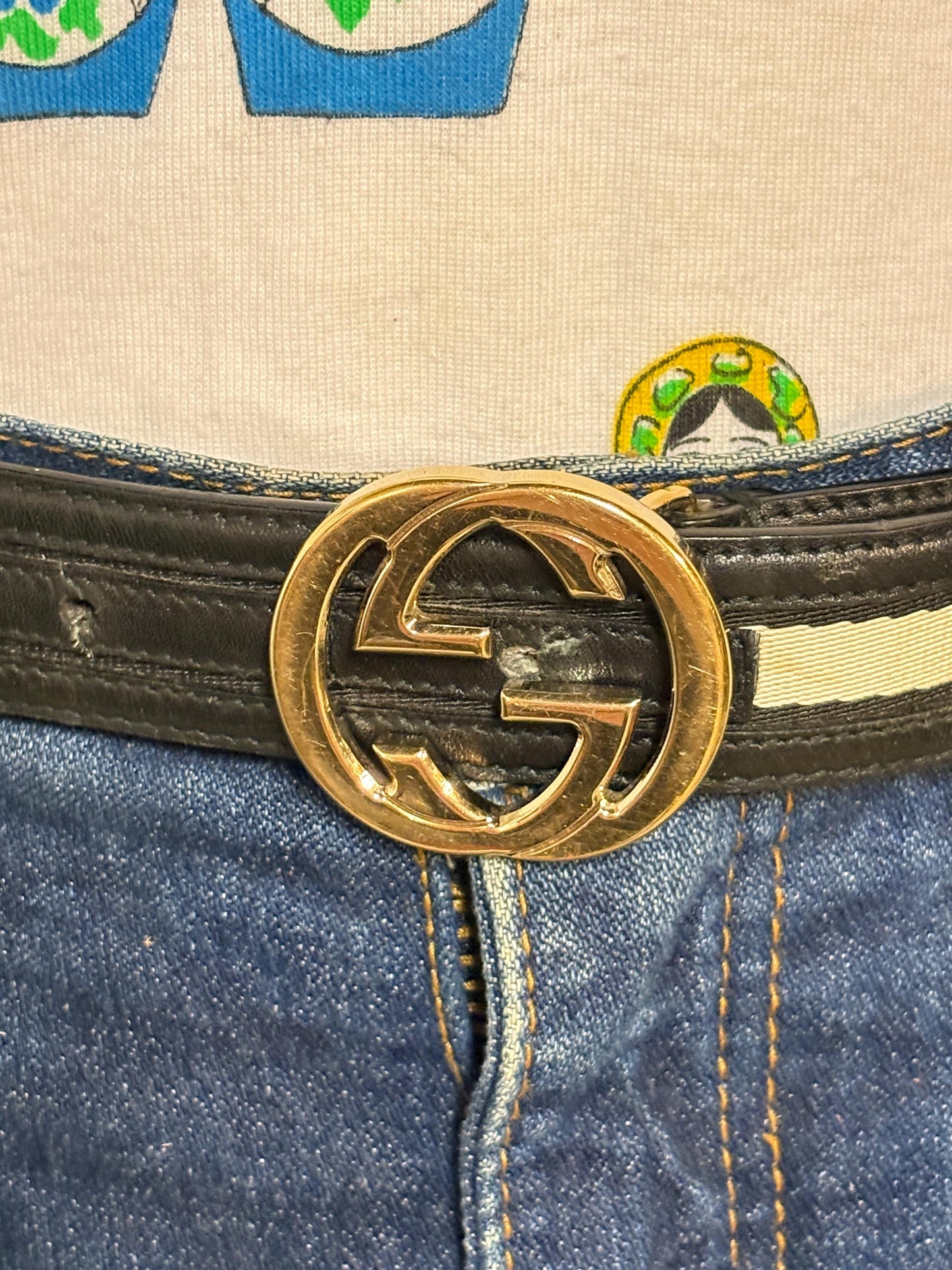 Gucci 90s vintage 1" jeans belt made in Italy. Black genuine leather with neat sized logo buckle and central cream textile section
