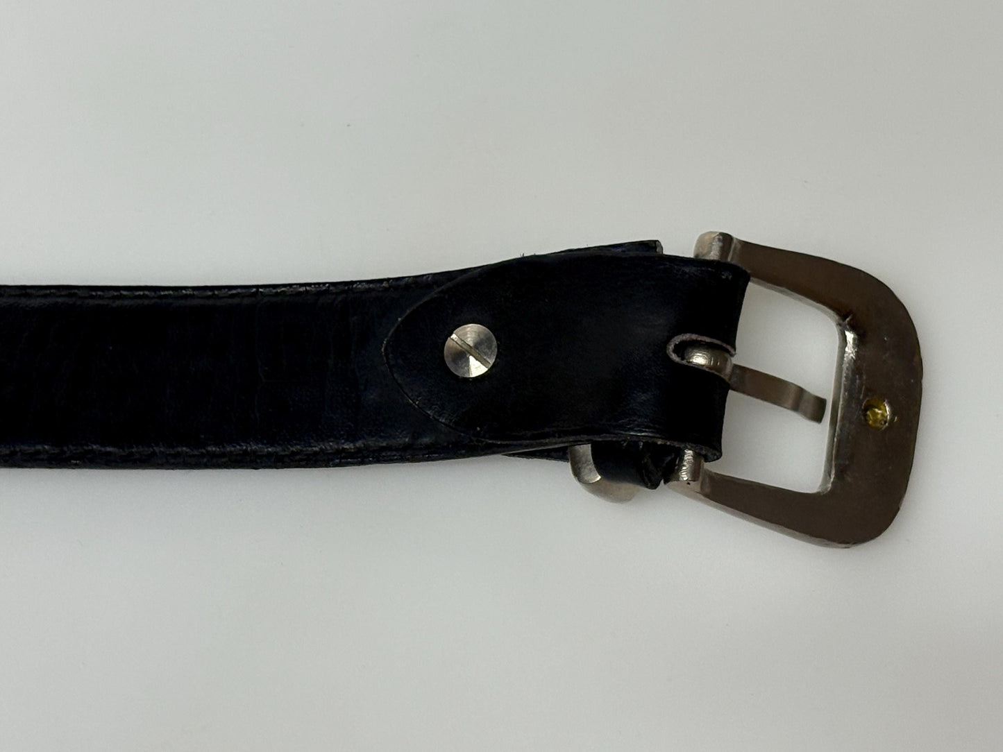 Diesel 90s vintage thick black genuine leather belt for jeans. Superior quality with silver buckle and simple script logo. Textured cowhide