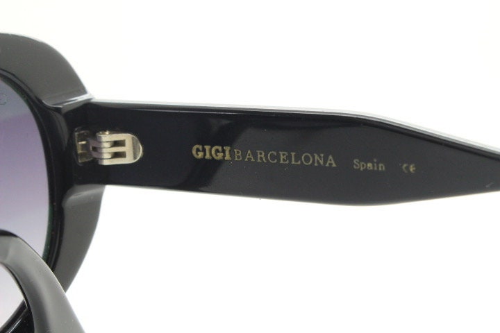 Gigi Barcelona vintage acetate aviator sunglasses model Stef. 70s racing design visor in thickened black frame with smoky mono lens. Mask