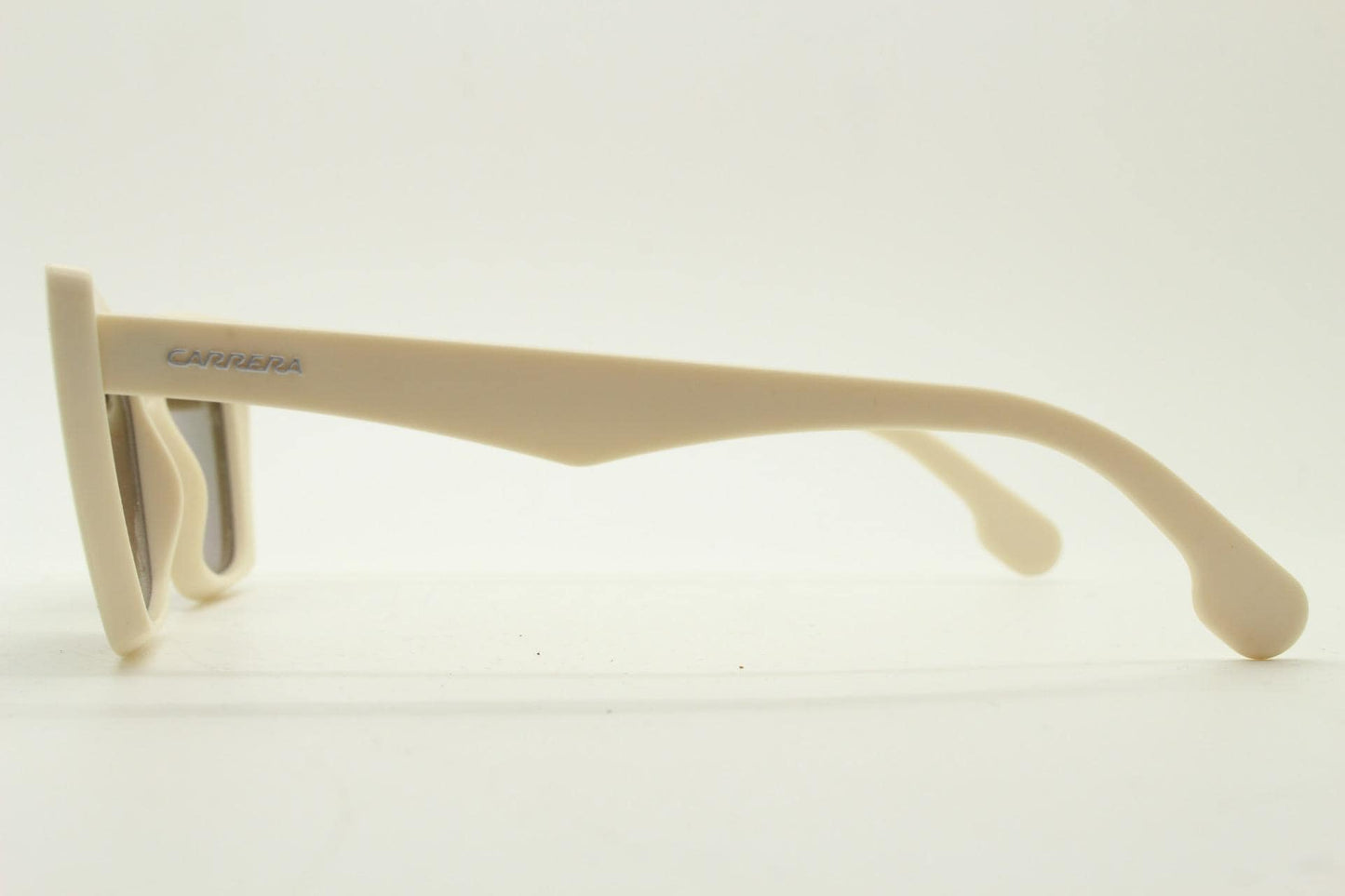 Carrera Vintage pointed cat eye sunglasses. Tasteful retro 50s repro in neat proportions with white matt frame and  brown lenses. NOS cateye