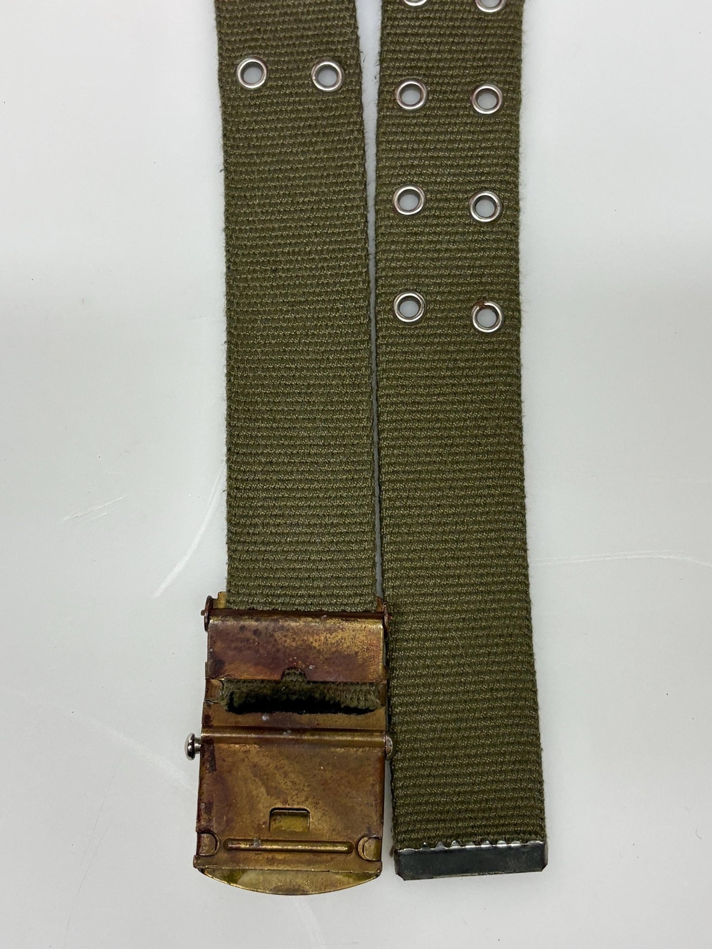 90s vintage canvas army style belt. Khaki green with 2 rows of silver metal holes. Slide lock gold buckle. Webbing. Fully adjustable