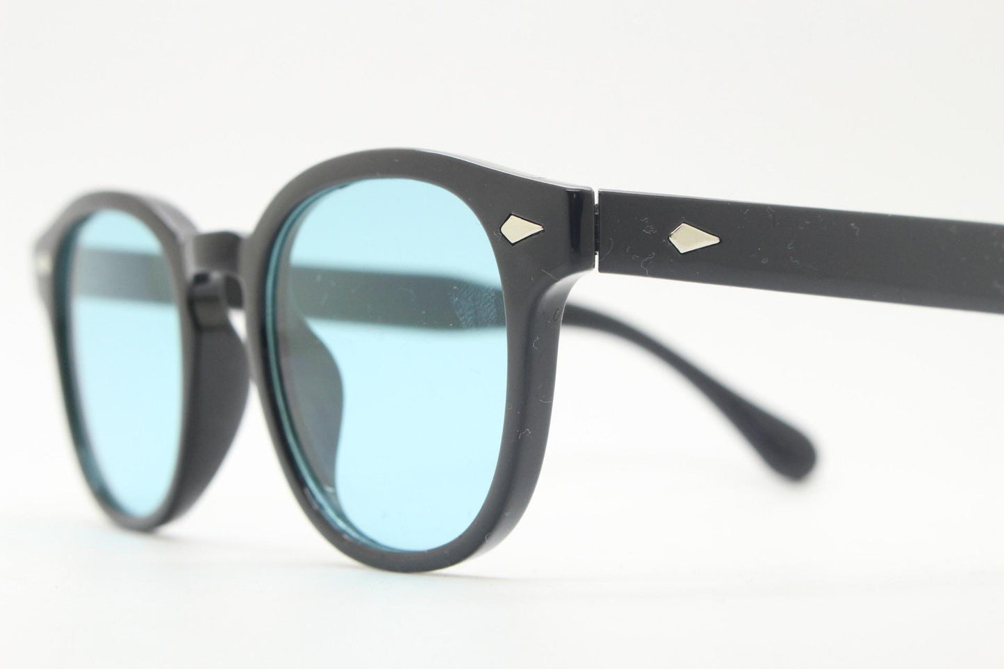 Vintage modified wayfarer design glasses. Black gloss 40s, 50s shape frame with keyhole bridge and extra light tone blue lenses. BNWT