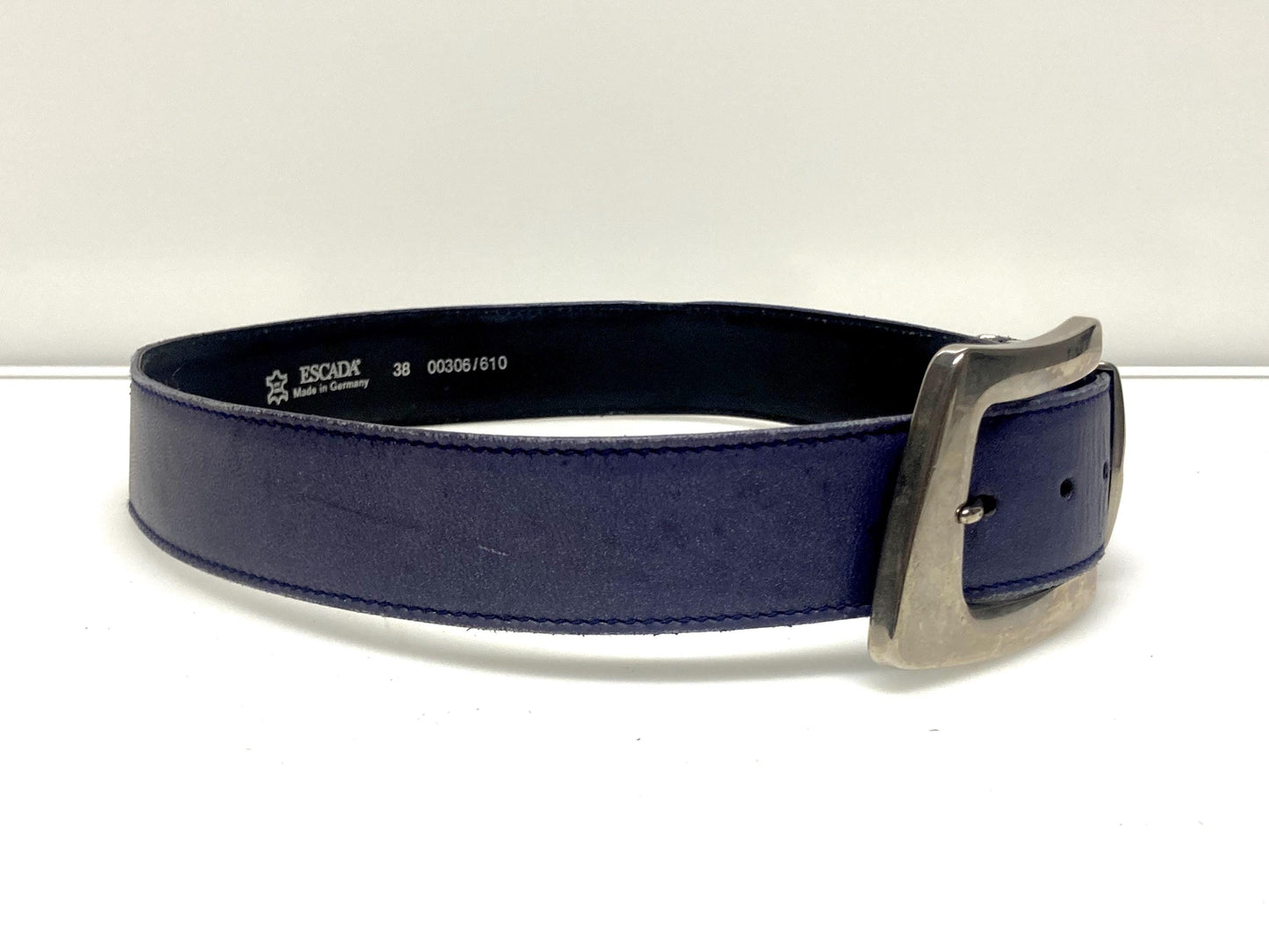 Escada 80s vintage womens dress belt in purple real leather with substantial metal buckle. Made in Italy. Used in good condition