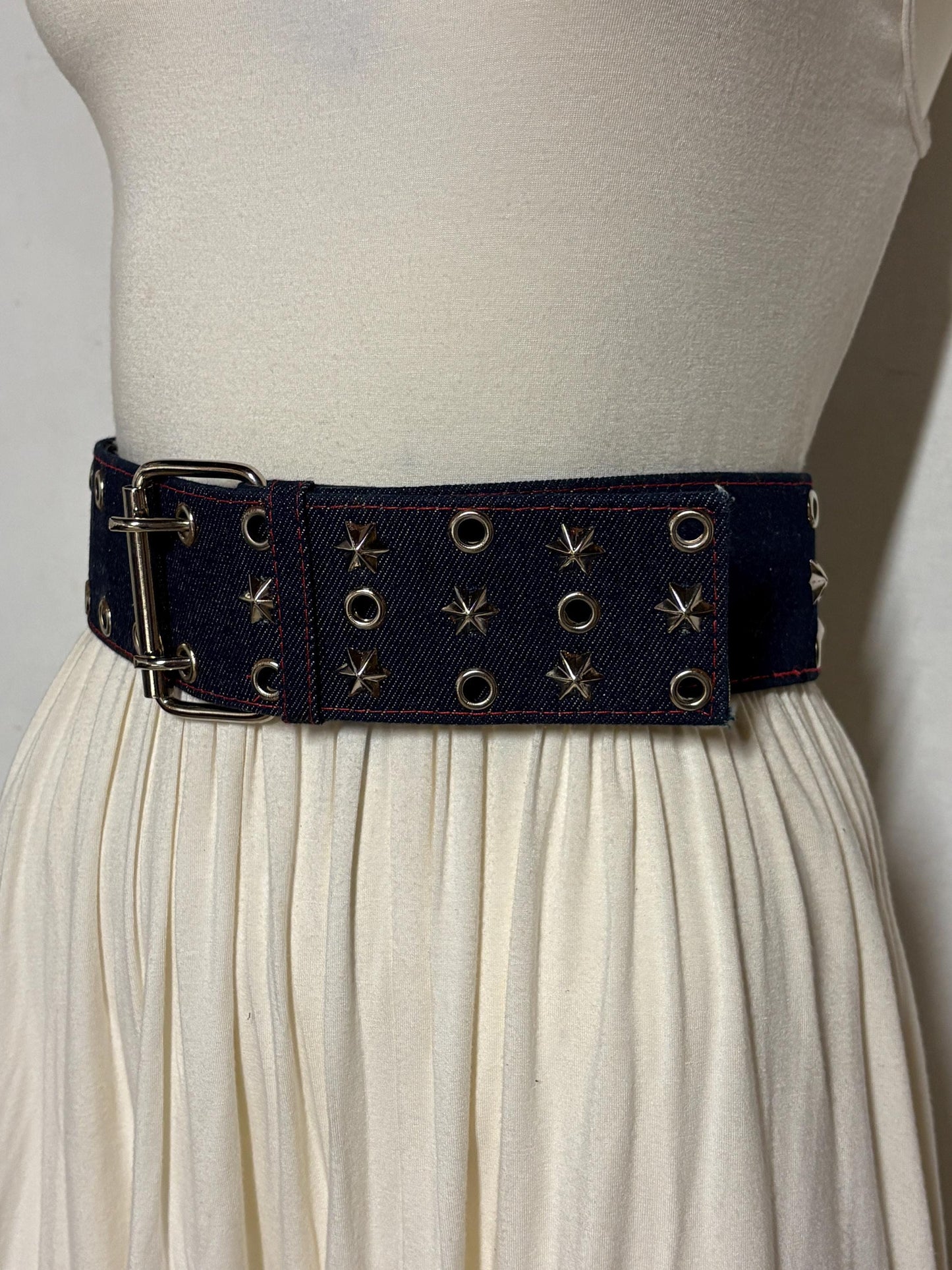 Y2k vintage tall blue denim belt with metal buckle and 3 rows of cool conical star studs and loops. Statement feature piece. 2000s NOS