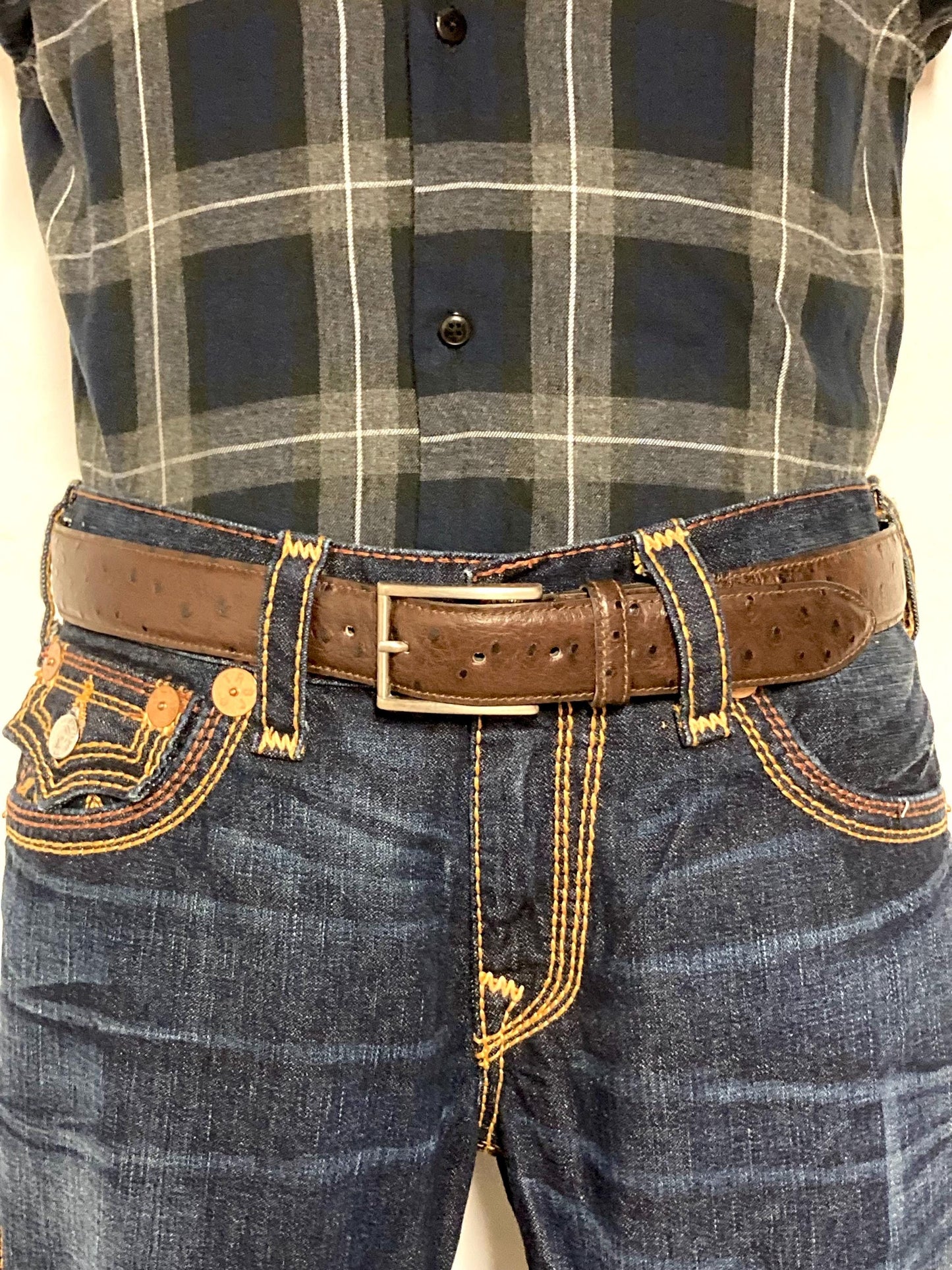 90s vintage dark brown genuine leather belt made in Italy by Joseph Di Pino. Tooled finish made to look like Ostrich. NOS. Mens Large