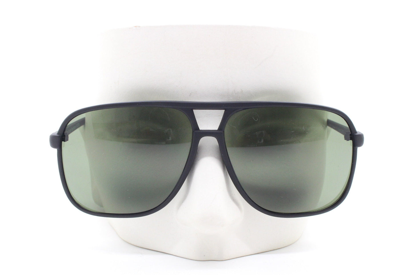 Y2K vintage square aviator sunglasses. Classic 70s style aviators in black rubber frame with green lenses. Teardrop, BNWT unused