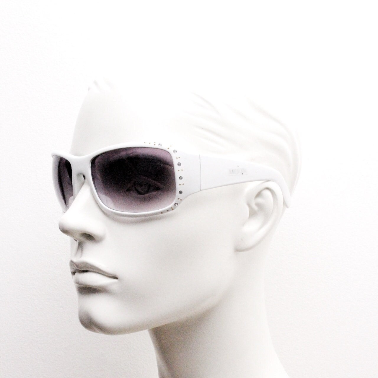 Y2K vintage white shield sunglasses with diamante. Definitive 2000s lethal bling wrap around mini mask with curved lenses. Unused NOS visor