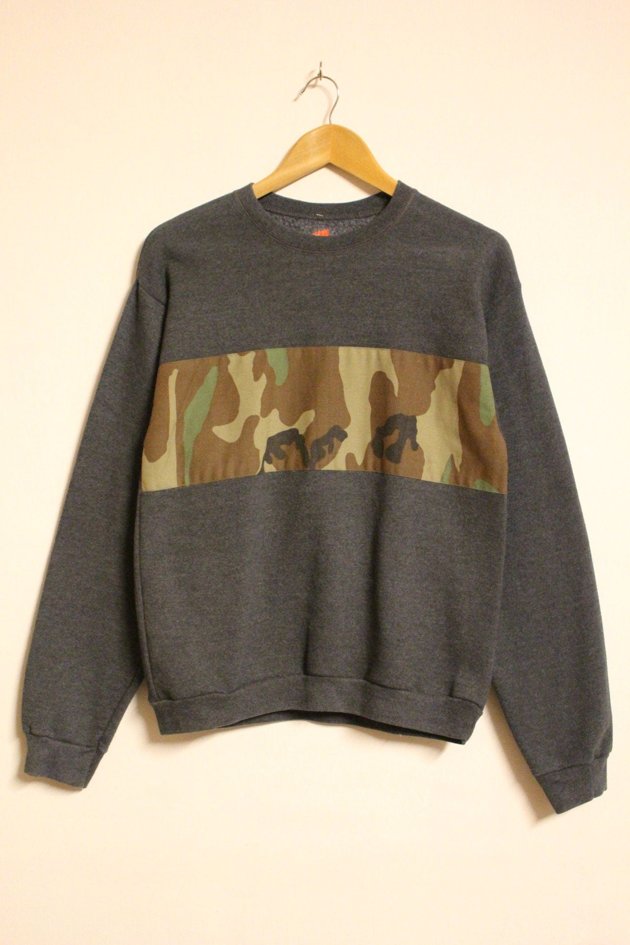 Customised Hanes vintage sweatshirt. Grey fitted crew neck pullover with camouflage panel. Round neck cammo jumper. Mens S