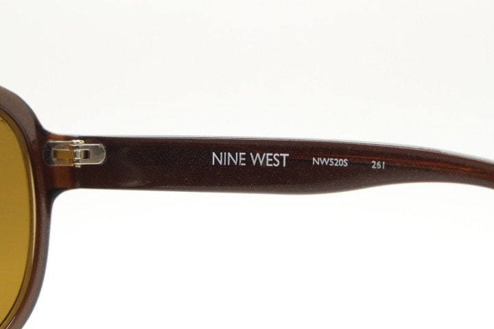 Nine West Y2K round vintage sunglasses. Brown to beige transparent ombre fade acetate frame. Womens 2000s bug eye