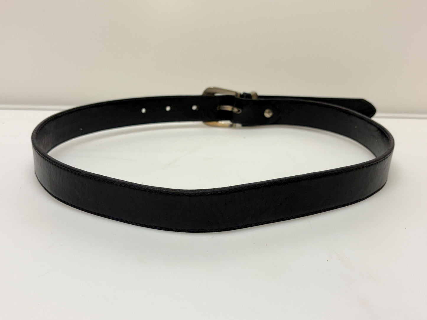 Diesel 90s vintage thick black genuine leather belt for jeans. Superior quality with silver buckle and simple script logo. Textured cowhide