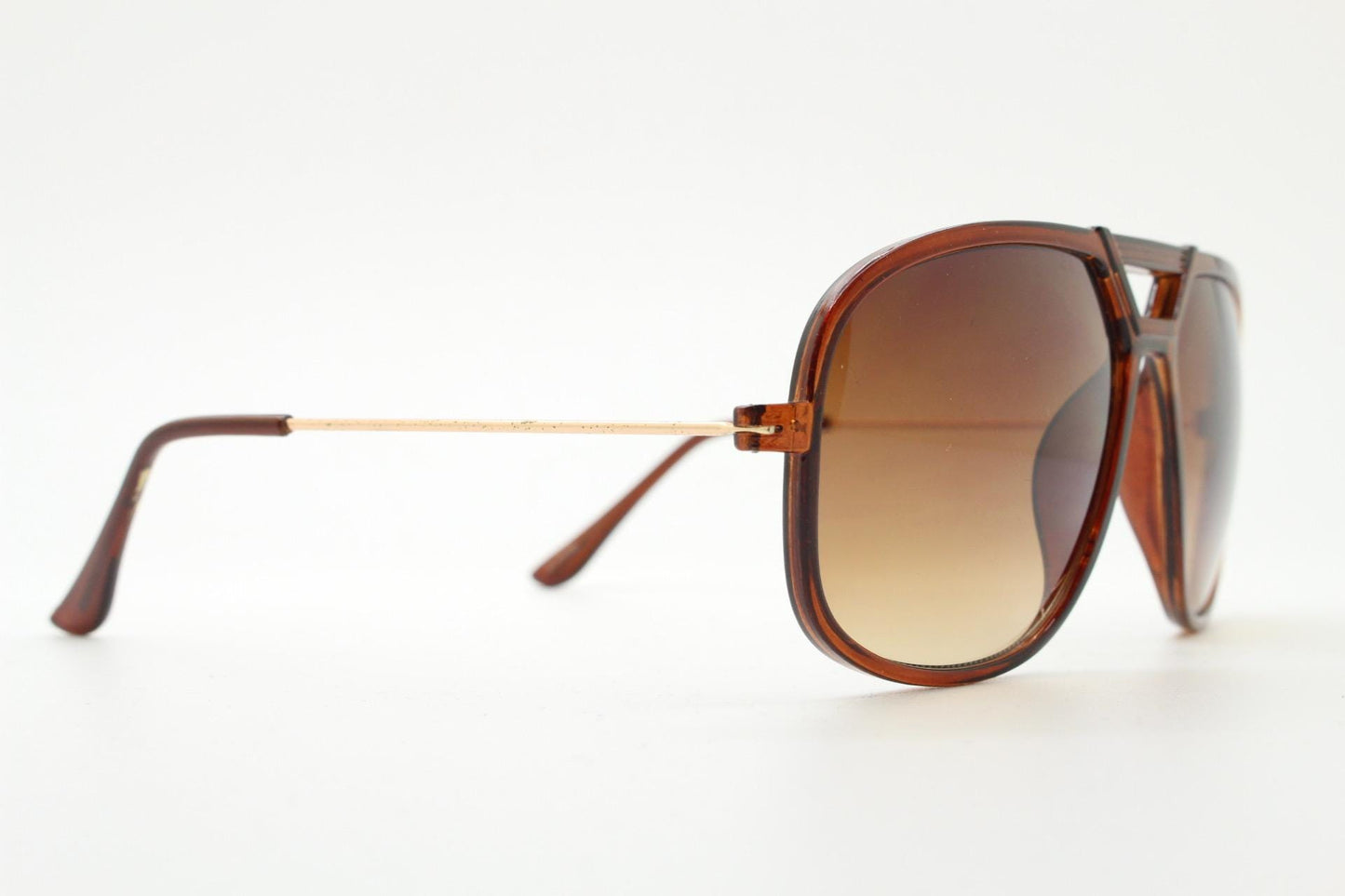 Y2K vintage square aviator sunglasses. 2000's transparent brown frame with graduating lenses and gold arms. 70s design. 00's NOS aviators