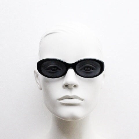 Iceberg 90s vintage oval cateye sunglasses made in Italy. Womens chunky plain black gloss acetate cat eye