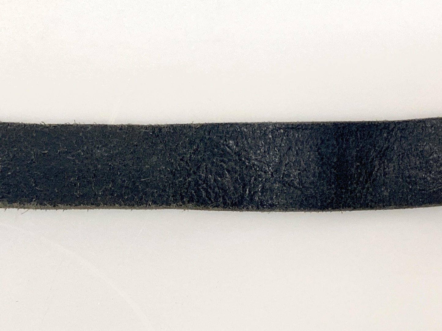 Levi's 80s vintage thick grey genuine leather belt for jeans with detailed buckle and numerous traditional cute logo's stamped all along