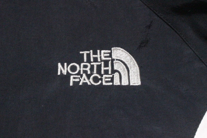 North Face zipper 4 pocket hoody Stavros jacket. Waist length black Hyvent Summit Series with mesh lining. Size S. Clearance item. RRP 350
