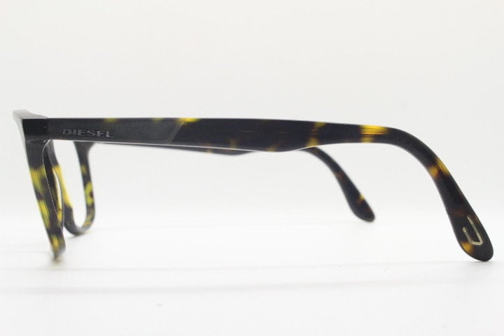 Diesel wayfarer design eye glasses. Dark tortoise matt and gloss finish acetate optical frames. Prescription Vintage RX Spectacles