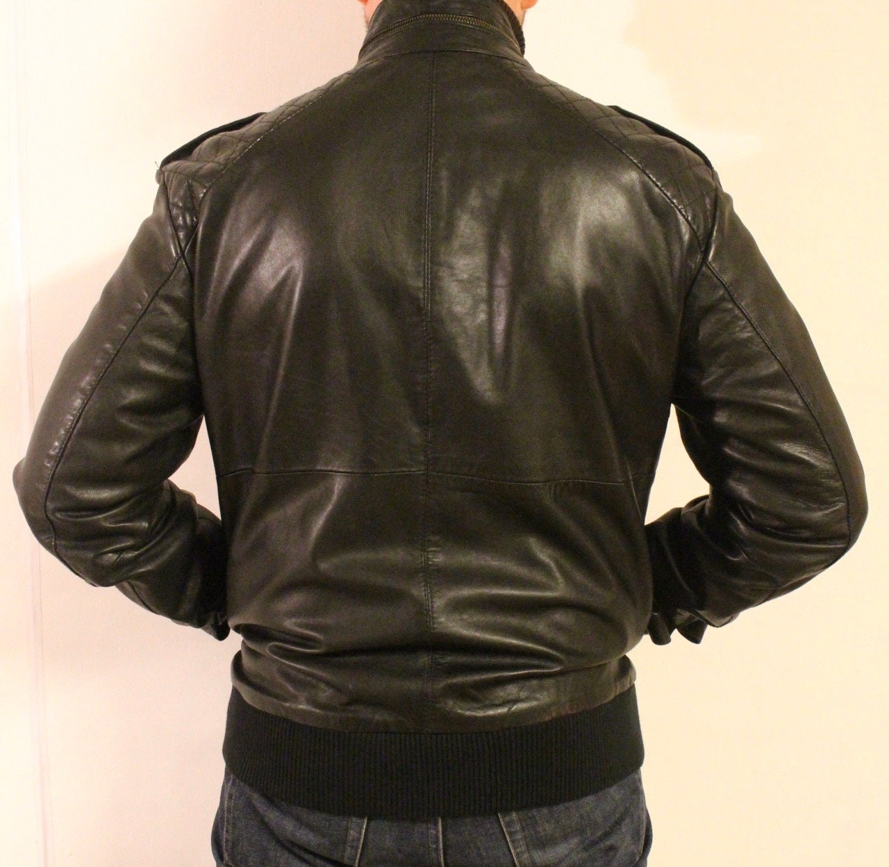 Vintage black genuine leather jacket. Mens round collar zipper bomber with quilted shoulders