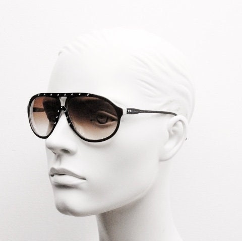 Stella Mc Cartney vintage aviator sunglasses. Small brown and white acetate aviators with graduating lens and white studs. Pilot. Teardrop