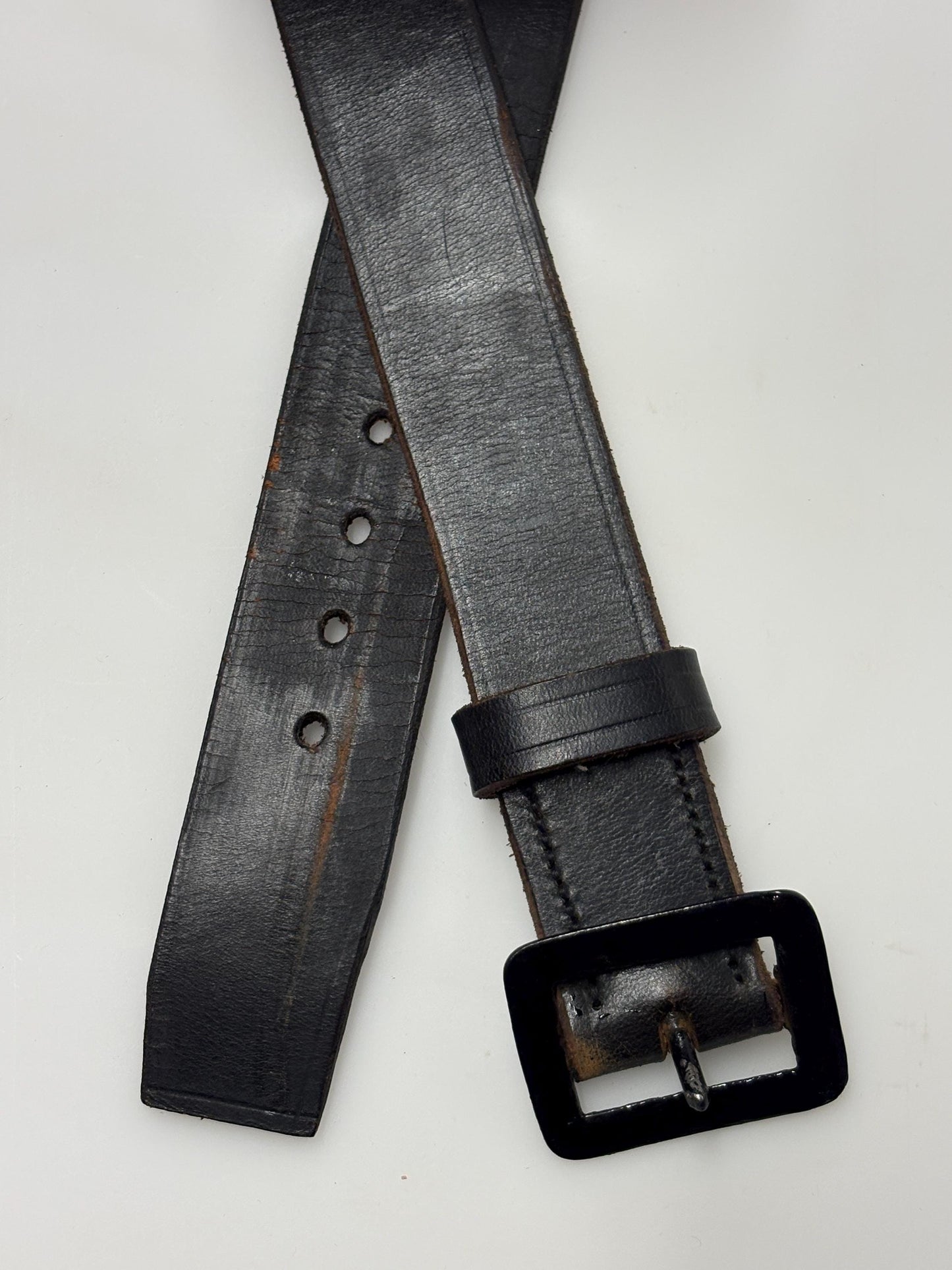 50s vintage black thick genuine leather army belt with solid metal buckle. Seamless single piece cowhide. For jeans trousers. Military NOS