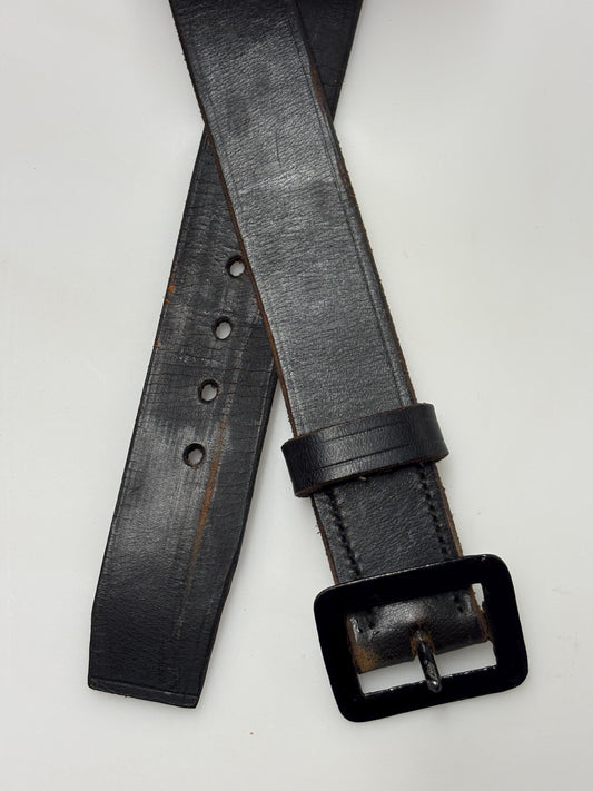 50s vintage black thick genuine leather army belt with solid metal buckle. Seamless single piece cowhide. For jeans trousers. Military NOS
