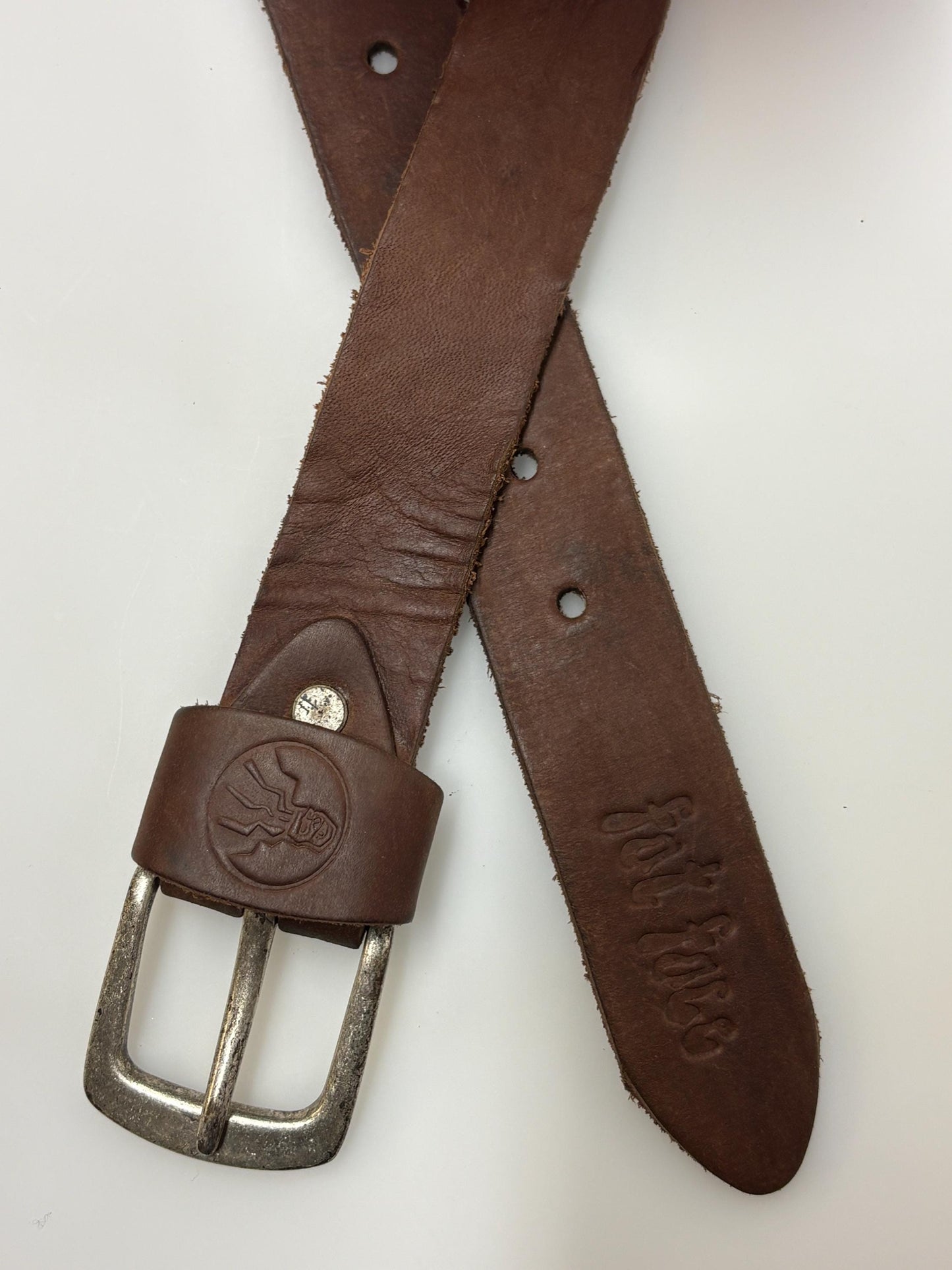Fat Face Y2K vintage thick brown genuine leather belt for jeans with distressed solid metal buckle. Single piece cowhide with suede back