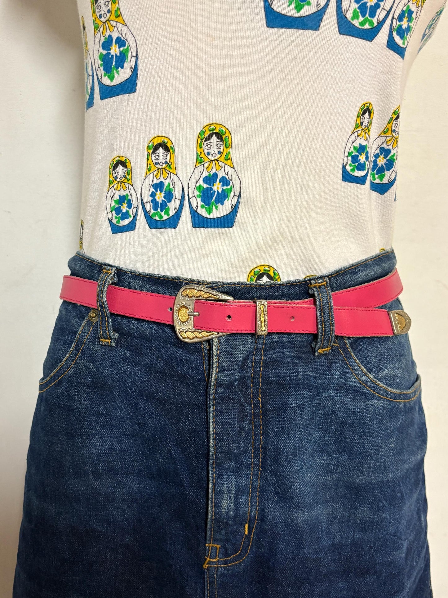 80s vintage womens pink genuine leather 1" country and western belt with fancy steel and brass buckle. For jeans or dress. Cowgirl. NOS