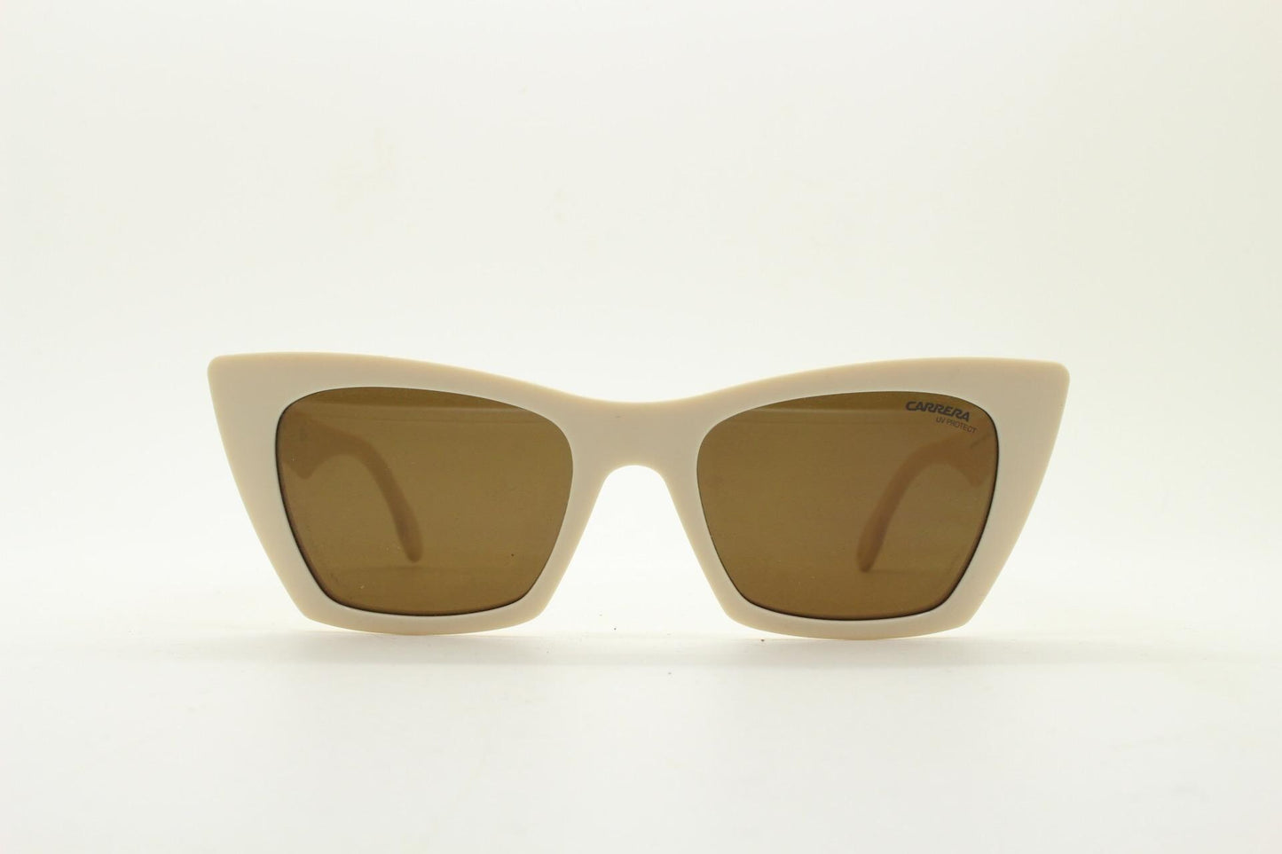 Carrera Vintage pointed cat eye sunglasses. Tasteful retro 50s repro in neat proportions with white matt frame and  brown lenses. NOS cateye
