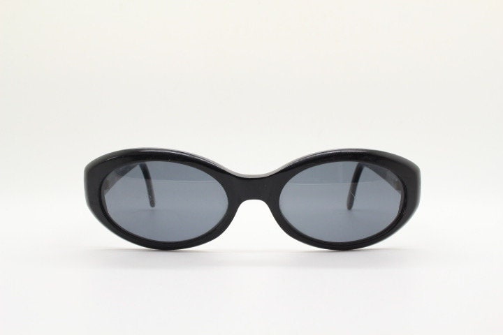 Iceberg 90s vintage oval cateye sunglasses made in Italy. Womens chunky plain black gloss acetate cat eye