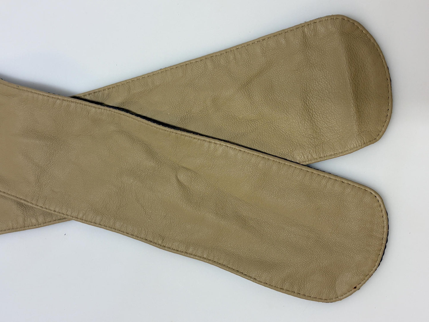 Beige real leather Y2K vintage womens sash belt by Sara Efia Reddin. 2000s feature bow tie design for a dress or kimono. Unused NOS. BNWT