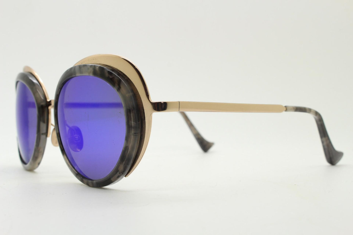 Cutler and Gross London big round cateye sunglasses model 1136. Womens tortoise acetate cat eye, gold frame, blue mirror lens. Y2K. Vintage