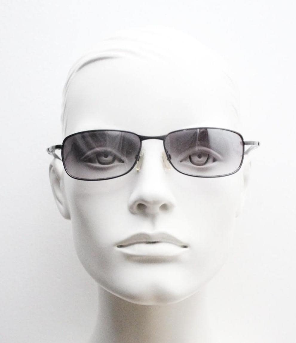 90s vintage curved rectangular sunglasses. Metal low profile frame in grey chrome with frosted arms and mirrored lenses. 2000's. Y2K NOS