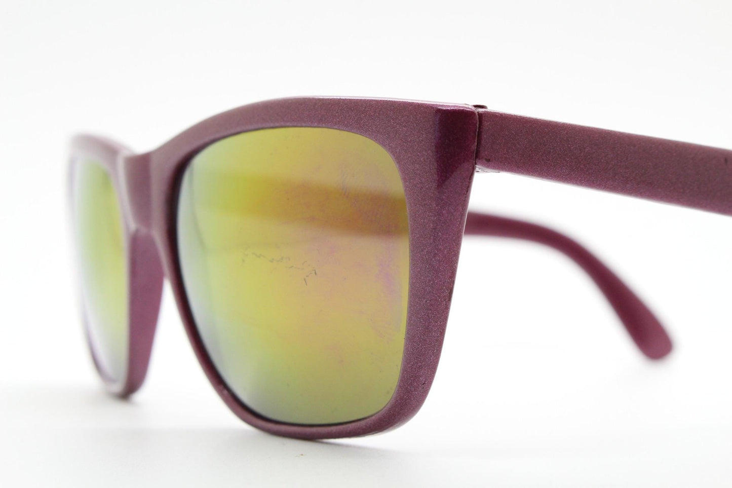 80s vintage square cat eye sunglasses. Pointed purple frame with reflective gold mirror lenses. Rockabilly cateye. VGC NOS