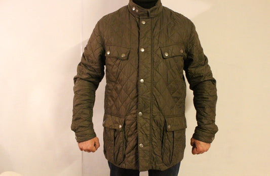 Barbour vintage quilted three quarter length 4 pocket round neck jacket. Khaki green M65 design with stamped stud buttons. Size L