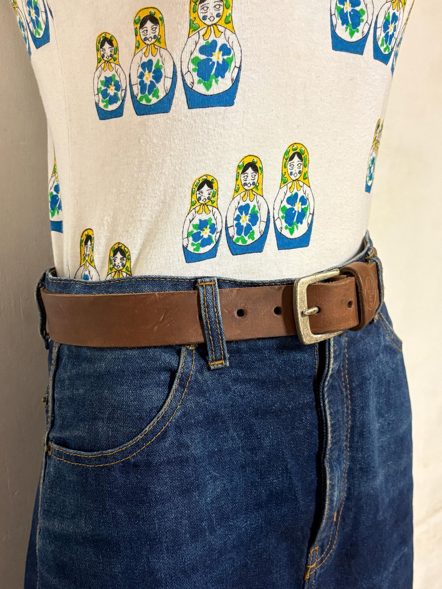 Fat Face Y2K vintage thick brown genuine leather belt for jeans with distressed solid metal buckle. Single piece cowhide with suede back