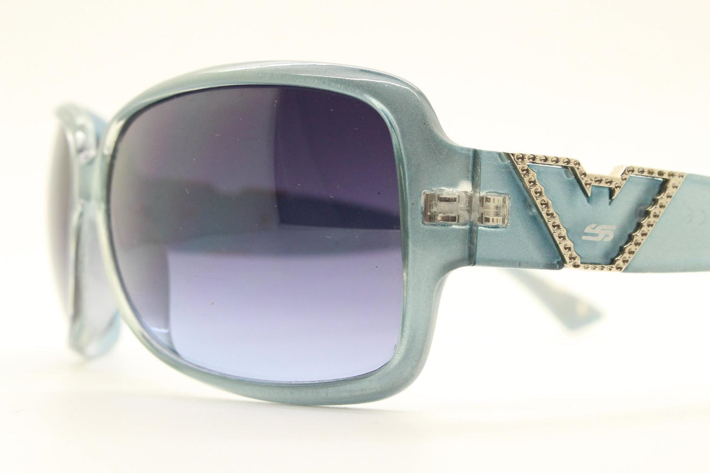 Y2K vintage square shield sunglasses. Definitive 2000s ghetto fab sky blue wrap around with curved navy lenses. Womens visor