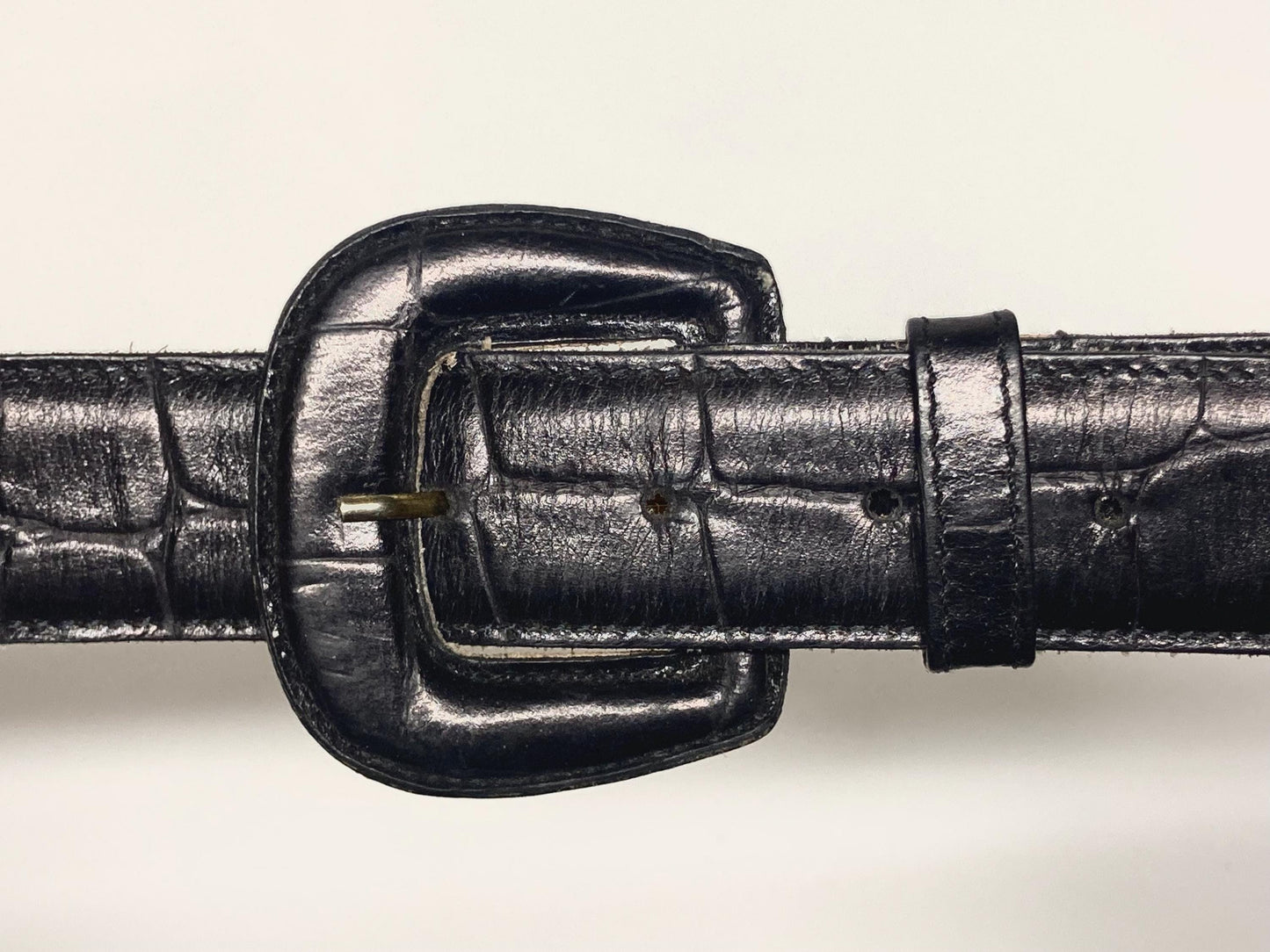 80s vintage womens superior quality belt with covered buckle in black. Embossed all genuine leather made to look like crocodile