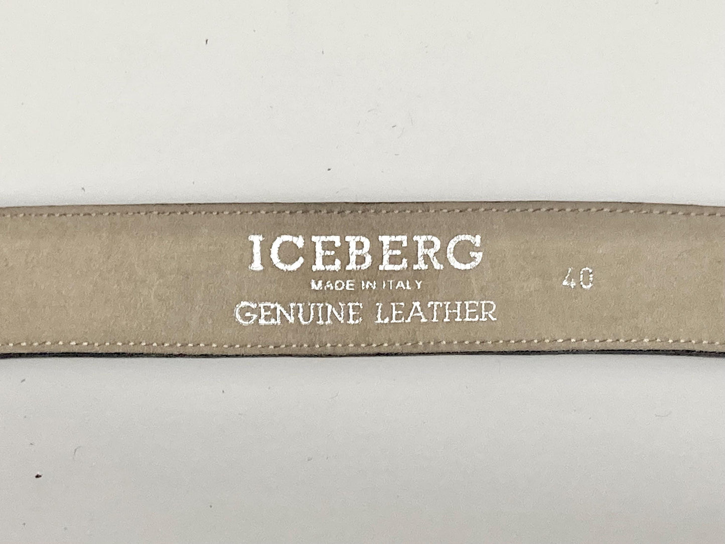 Iceberg 90s vintage womens belt in black genuine all leather with smart covered buckle. For dress or trousers. Made in Italy. BNWT. NOS