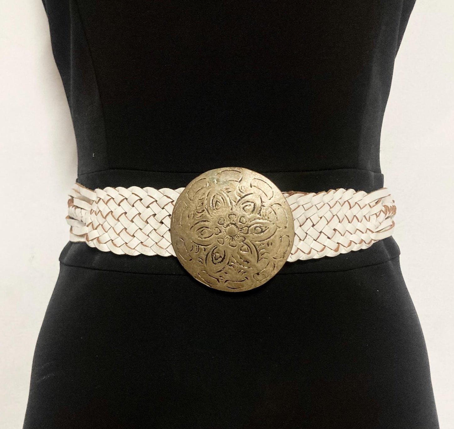 80s vintage womens white lattice dress belt with big flower 'shield' buckle. Genuine leather hand plaited design. Great condition NOS