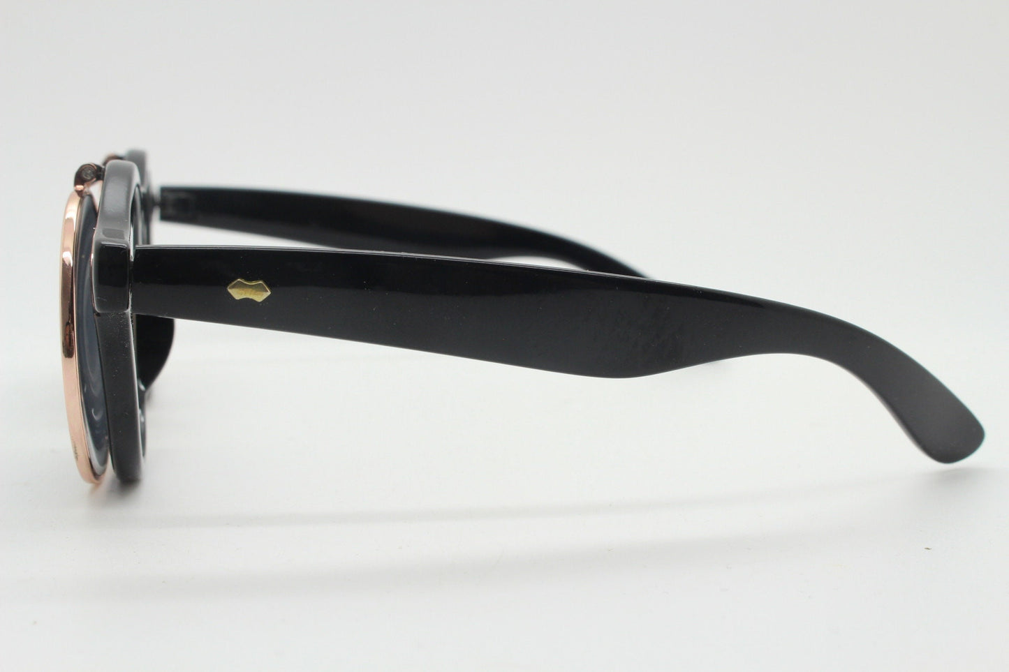 Vintage 90s round flipper sunglasses. 30s style black frame with clear lenses and flip up sunglasses visor. BNWT unused