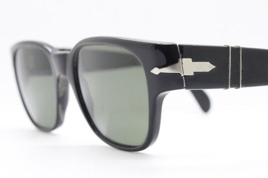 Persol 60s vintage sunglasses. Classic definitive design in black gloss acetate with real green glass lenses