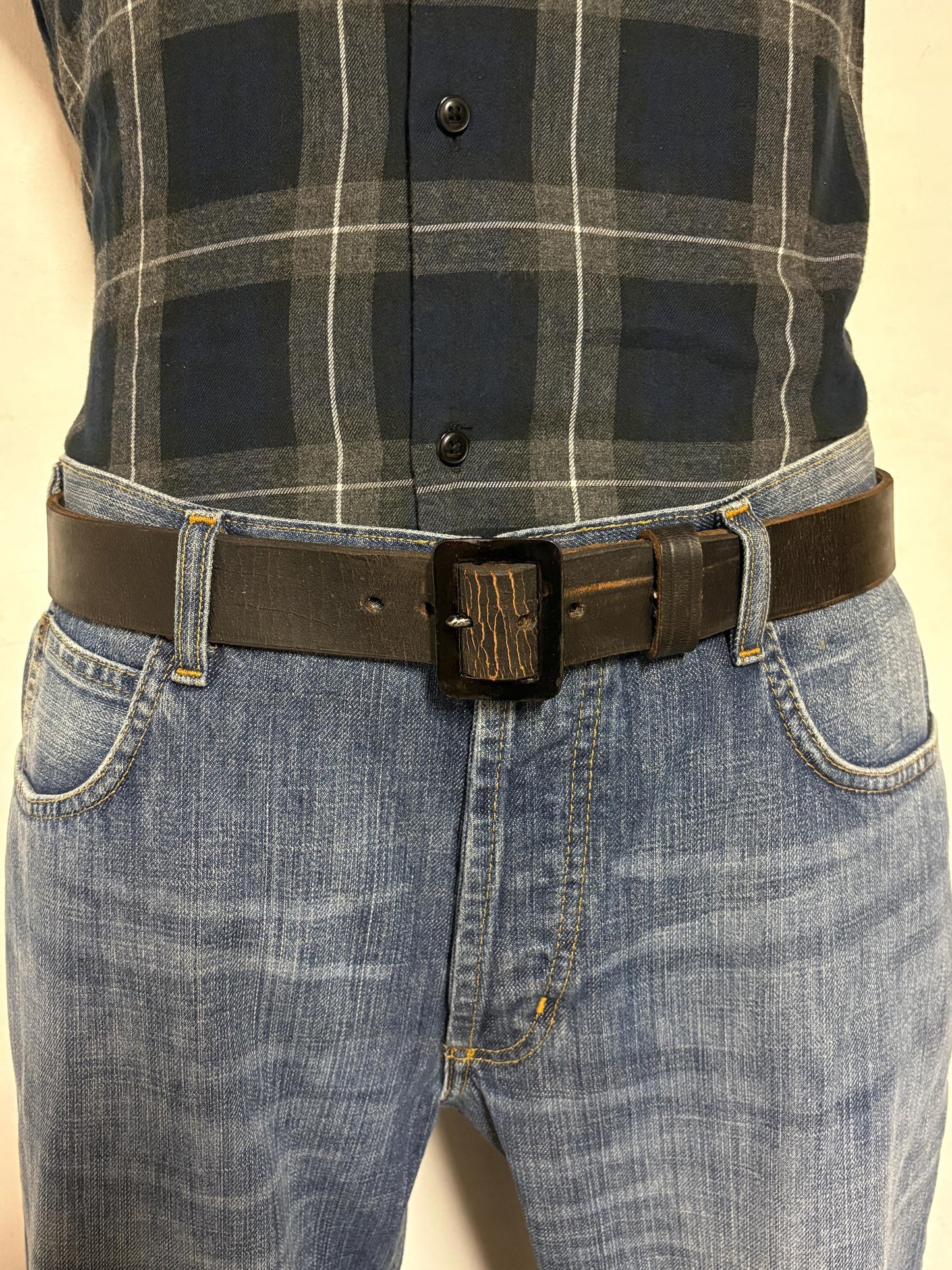 50s vintage black thick genuine leather army belt with solid metal buckle. Seamless single piece cowhide. For jeans trousers. Military NOS