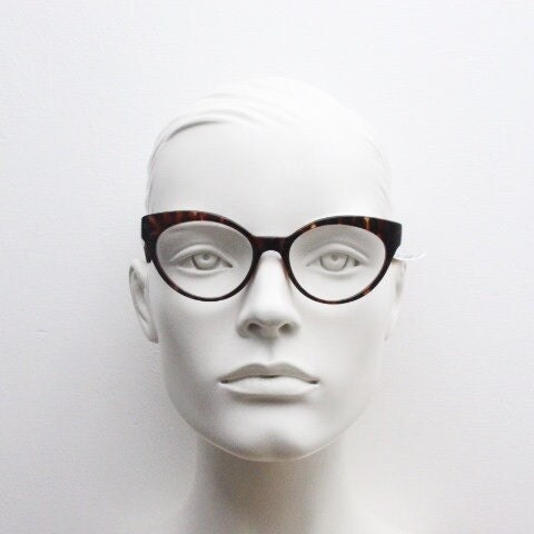 Isaac Mizrahi vintage cat eye glasses. Womens dark tortoise cateye optical frames. Prescription eyeglasses. RX NOS spectacles
