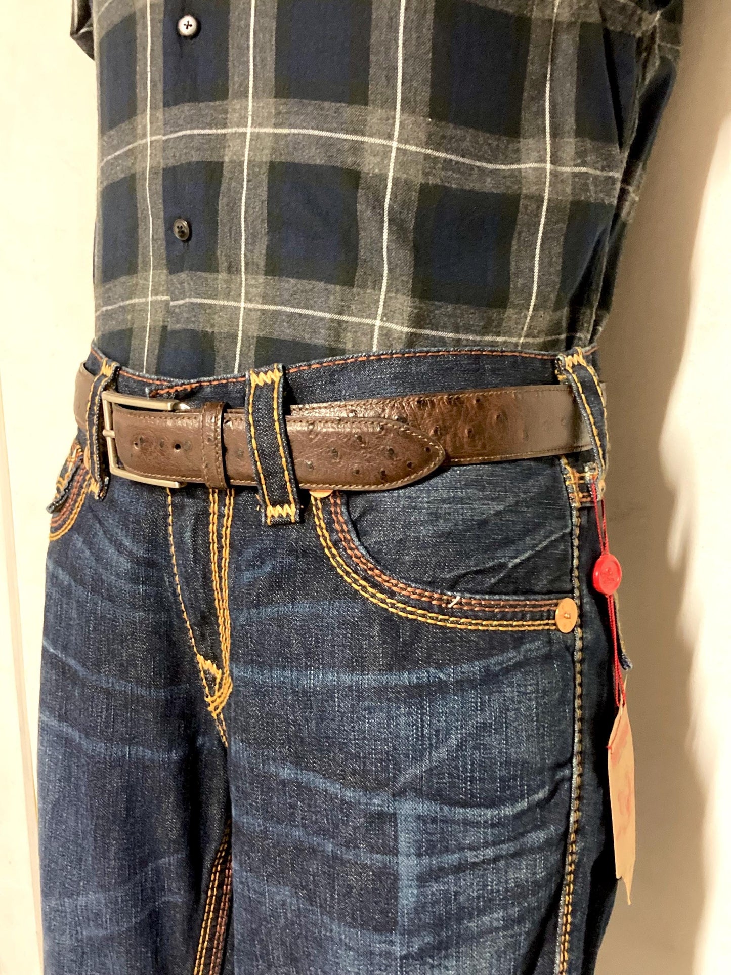 90s vintage dark brown genuine leather belt made in Italy by Joseph Di Pino. Tooled finish made to look like Ostrich. NOS. Mens Large