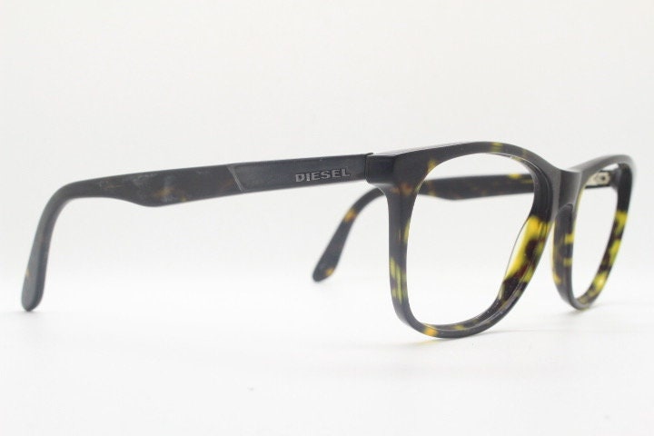 Diesel wayfarer design eye glasses. Dark tortoise matt and gloss finish acetate optical frames. Prescription Vintage RX Spectacles