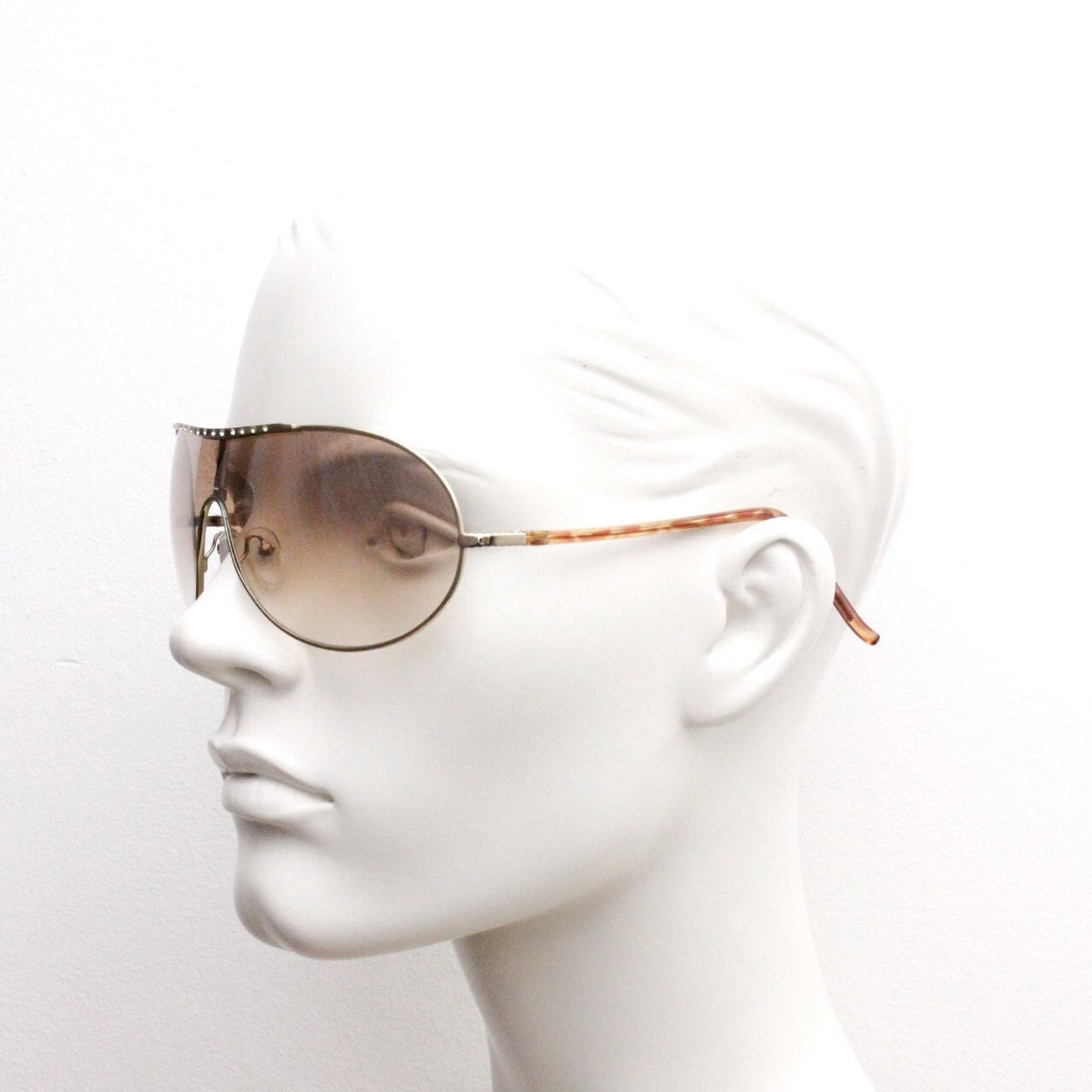 Y2K vintage visor aviator sunglasses. 2000's brown wraparound mono lens mini mask shield design with slim gunmetal arms. BNWT. 00's NOS