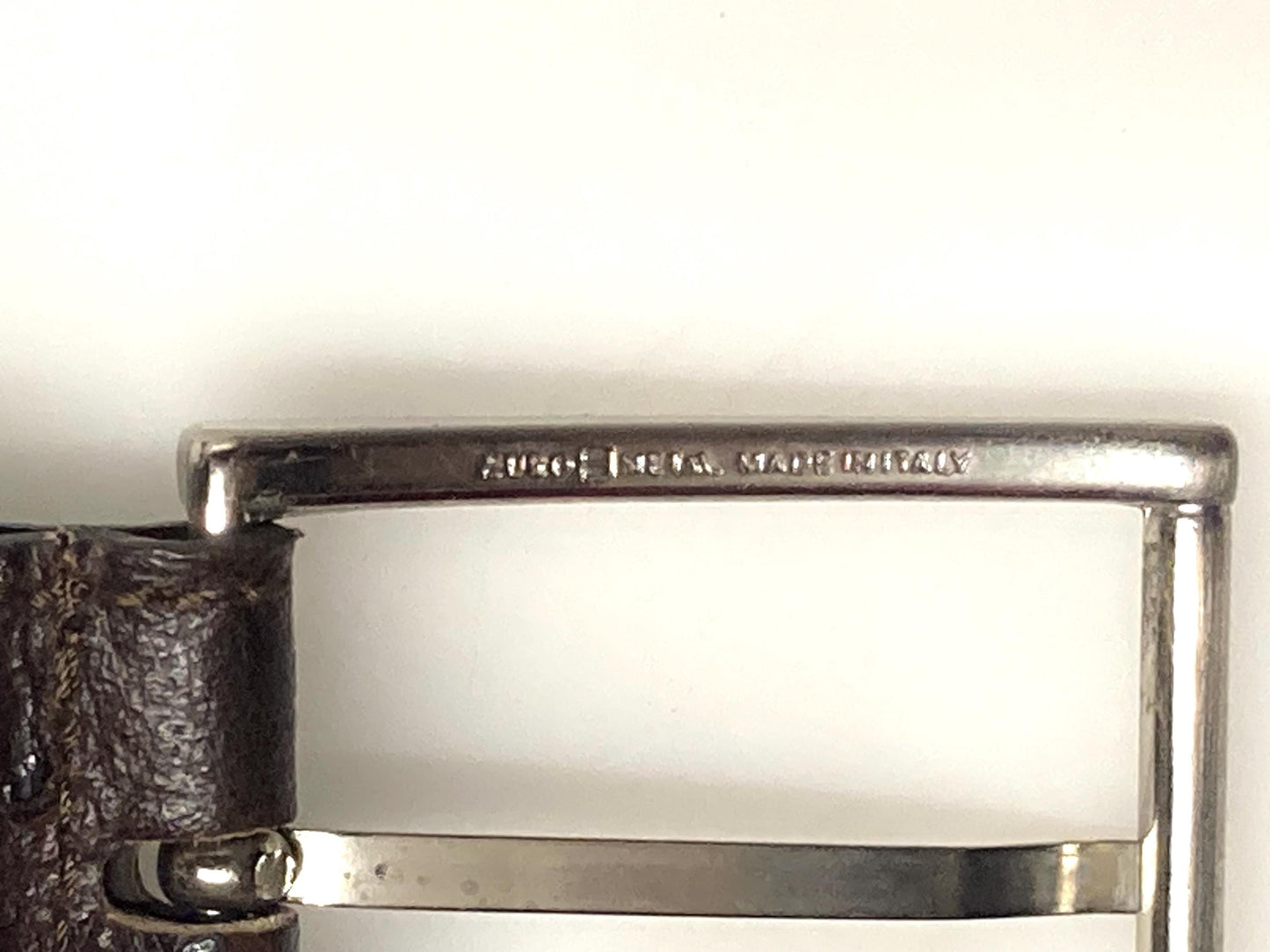 90s vintage dark brown genuine leather belt made in Italy by Joseph Di Pino. Tooled finish made to look like Ostrich. NOS. Mens Large