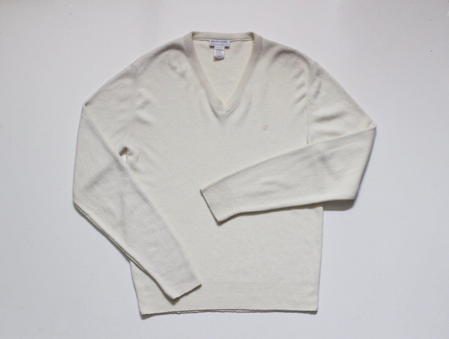 Pierre Cardin vintage 80s V neck knit jumper. Mens plain white slim fit pullover sweater top. True vintage original