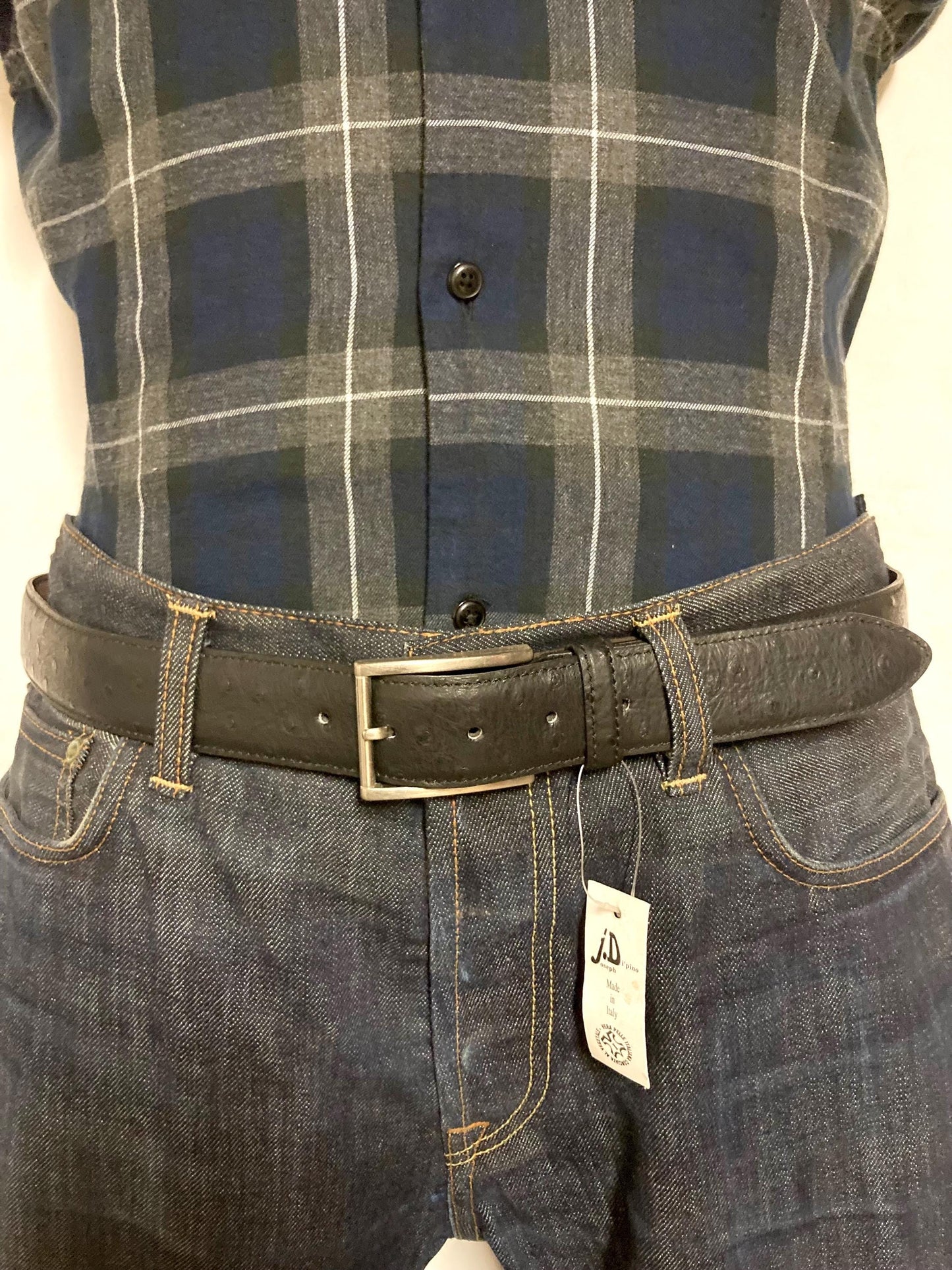 90s vintage black genuine leather belt made in Italy by Joseph Di Pino. Tooled finish made to look like Ostrich. NOS. Mens Large