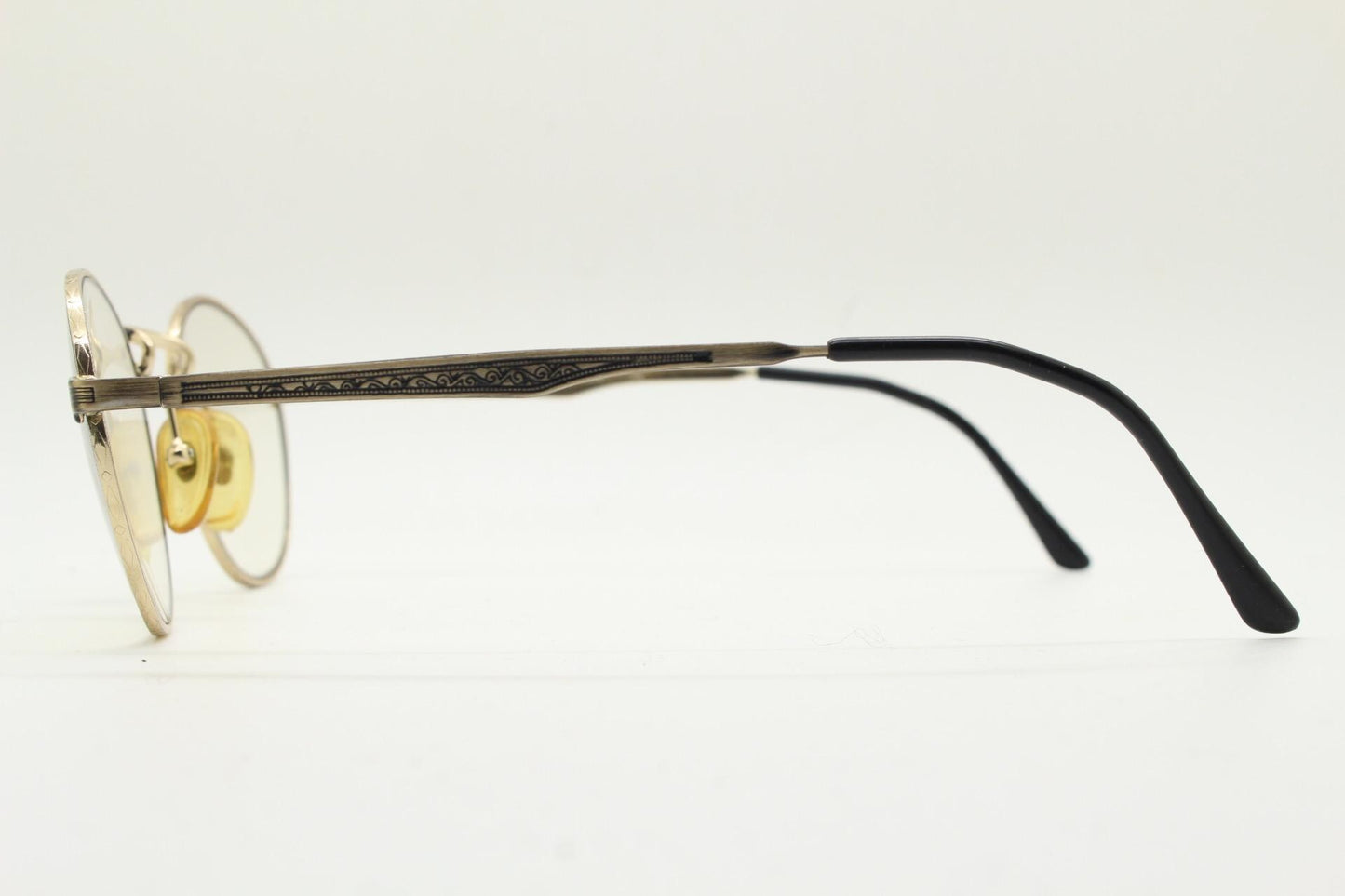 90s vintage round panto metal eye glasses. Minimal gold optical frame with subtle embossed patterns. Prescription eyeglasses. RX spectacles