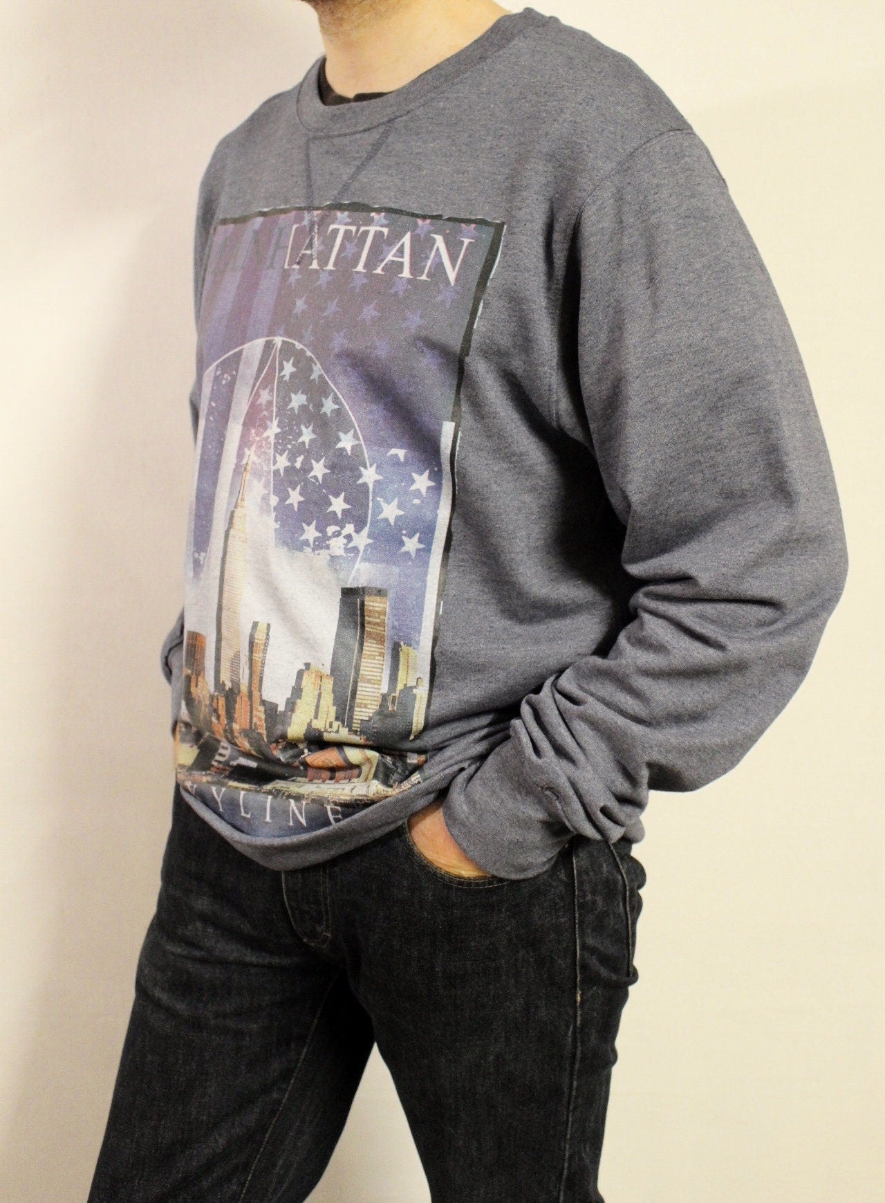 Manhattan Skyline printed sweatshirt. Blue crew neck pullover with bold graphic print. Round neck jumper. Mens medium. Unused NOS